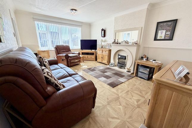 172, Sandgate Drive, Leeds photo 3