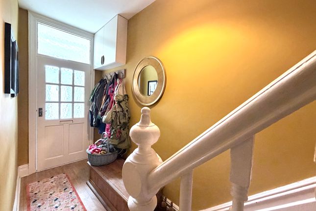 32 Llantrisant Road, Pontypridd photo 3