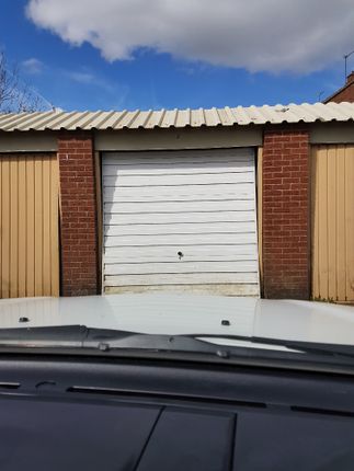 Parking/garage to rent in Buchanan Road, Gainsborough