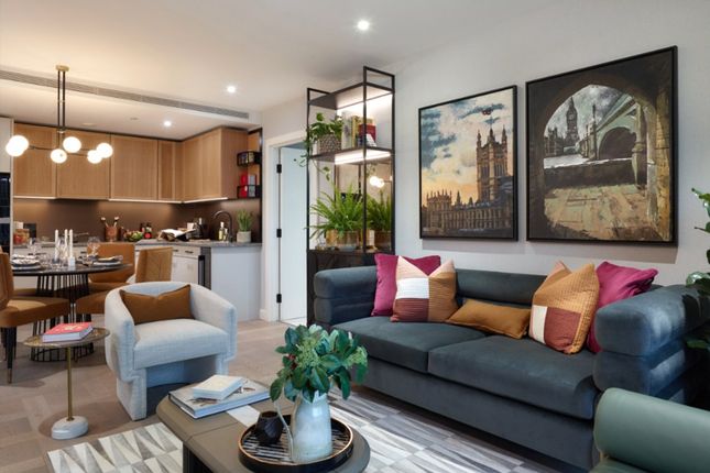 Flat for sale in Saffron Place, Wapping