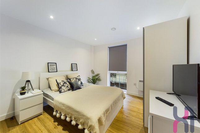 4N The Plaza, 1 Advent Way, Manchester photo 5