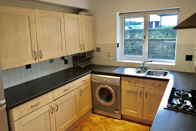 3 Oakhampton Court,, Park Avenue, Leeds photo 3