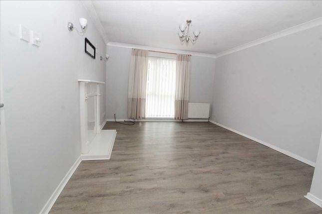 26, Oxford Avenue, Cramlington photo 2
