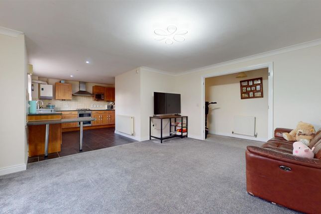 26, Vernier Crescent, Milton Keynes photo 3