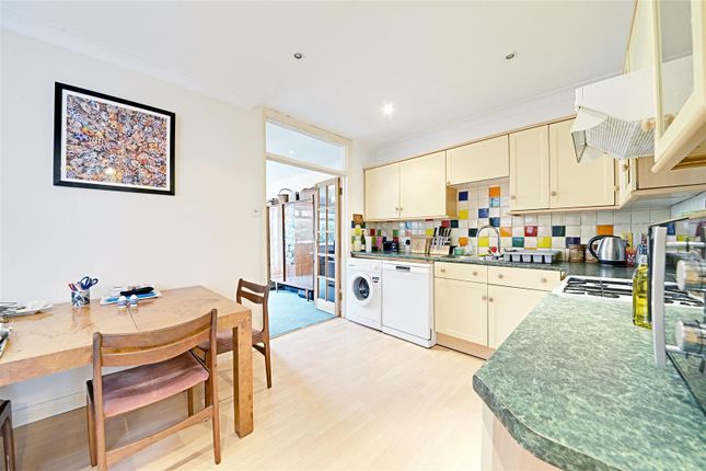 Flat to rent in Hertford Road, East Finchley