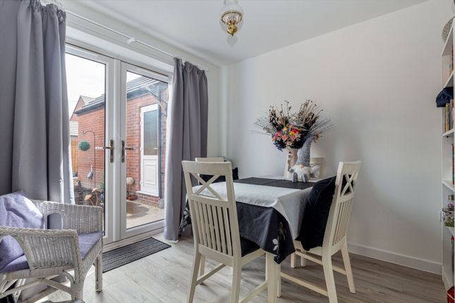 69 Langate Fields, Stratford-upon-Avon photo 4