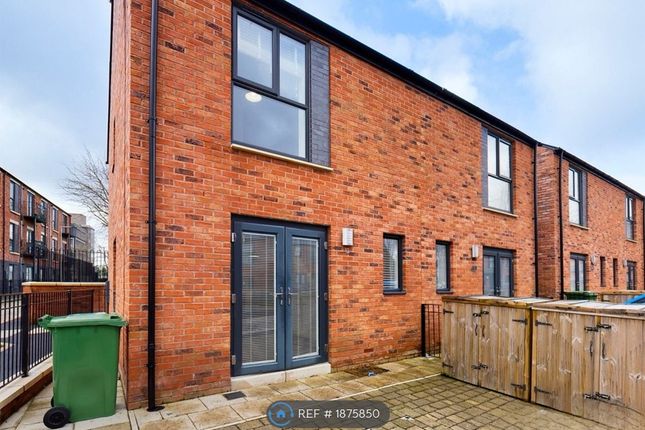Thumbnail Semi-detached house to rent in Banbury Street, Stockport