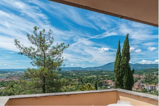 Villa for sale in Chiusi, Chiusi, Toscana