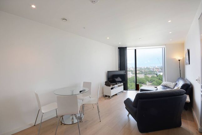 Thumbnail Flat to rent in The Strata, Elephant And Castle, London