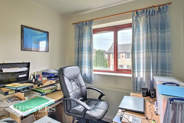 Town house for sale in Shaftesbury Drive, Wardle