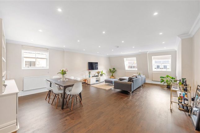 Flat for sale in Queens Gate, London