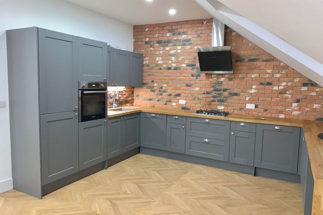 35 Broad Street, CHESHAM photo 2