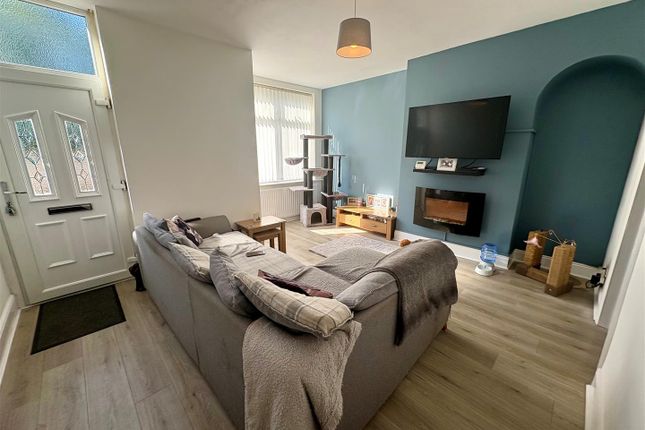 5, Hollin Terrace, Bradford photo 2