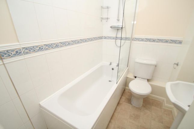 Flat 1, Beechwood Court, 21, Falkland Mount, West Yorkshire photo 5