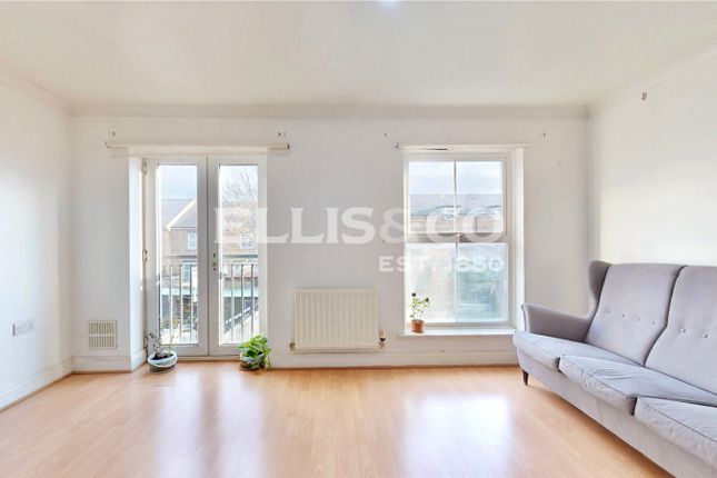 19, Chilcott Close, Wembley photo 2