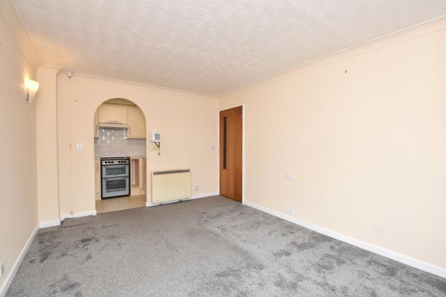 Flat 19, Homecanton House, Carrington Way, Somerset photo 3
