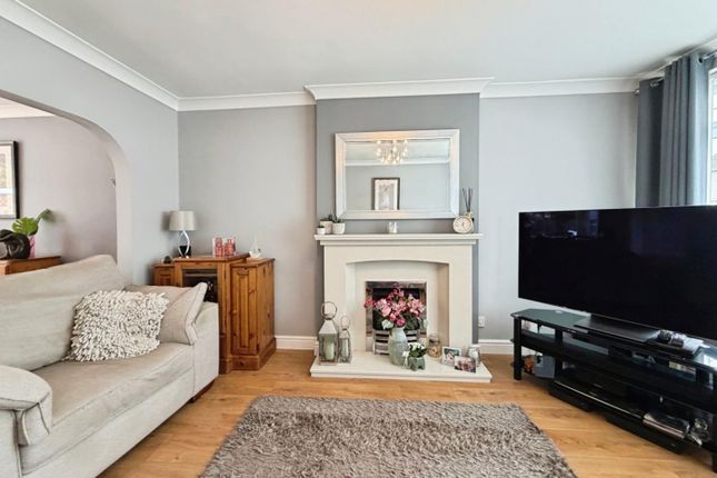 87, Dearnford Avenue, Bromborough photo 5