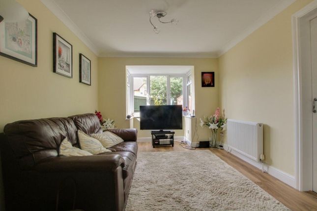 2 Courtland Mews, Maldon photo 3