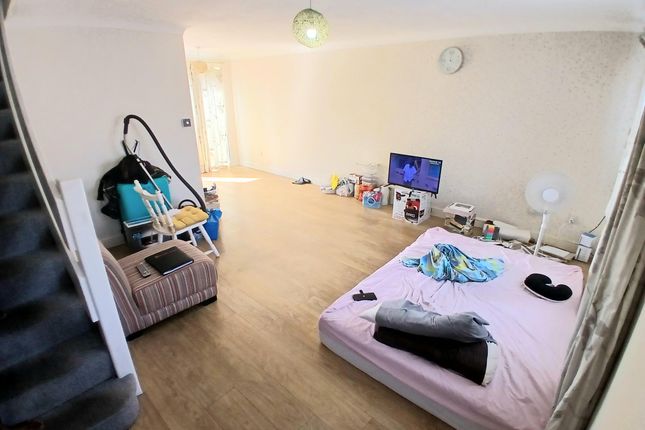 11, Thackeray Close, ROYSTON photo 4