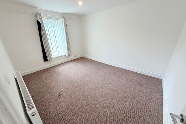 16 Cardiff Road, Aberdare photo 5