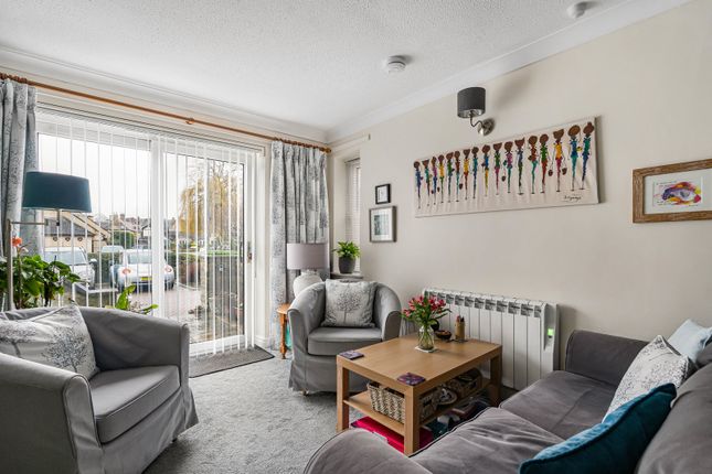 80, Barclay Court, Cirencester photo 3