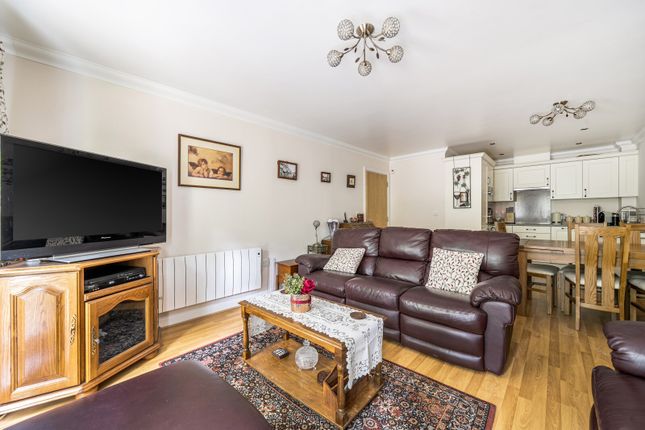 Flat 33, Copper Beech House,, Heathside Crescent, Surrey photo 3