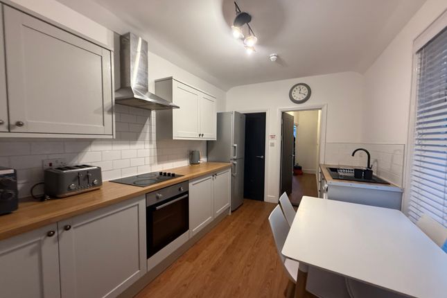 5, Manor Road, Swansea photo 3