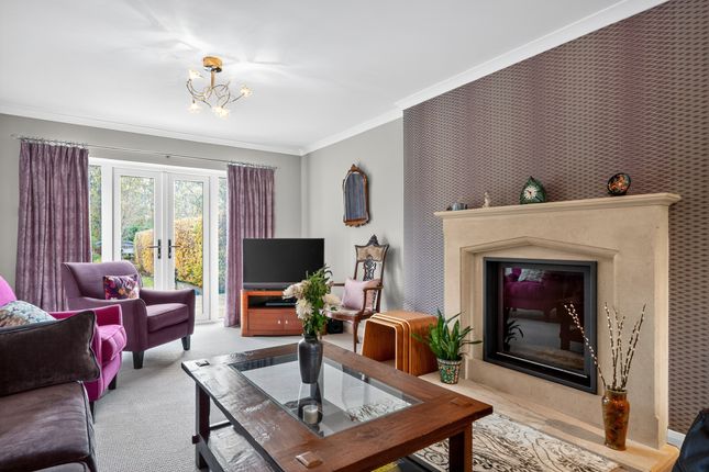 42, Trotsworth Avenue, Virginia Water photo 4