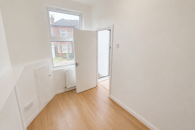 Hartley Road, Luton photo 3