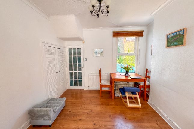 6 Barden Street, Greenwich, London photo 3
