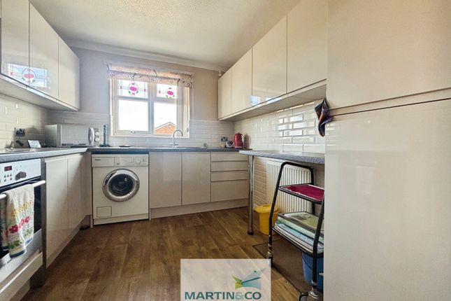 77b, Beaumont Rise, Worksop photo 3
