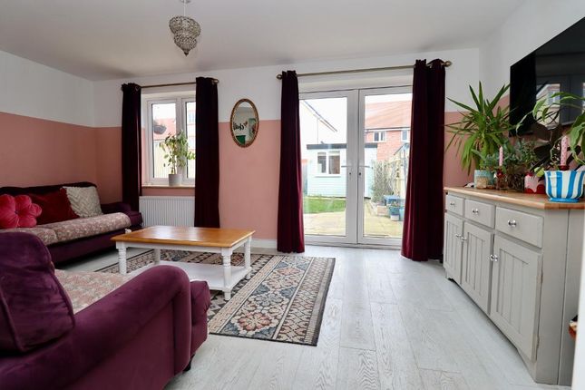 8, Court Close, Deal photo 2