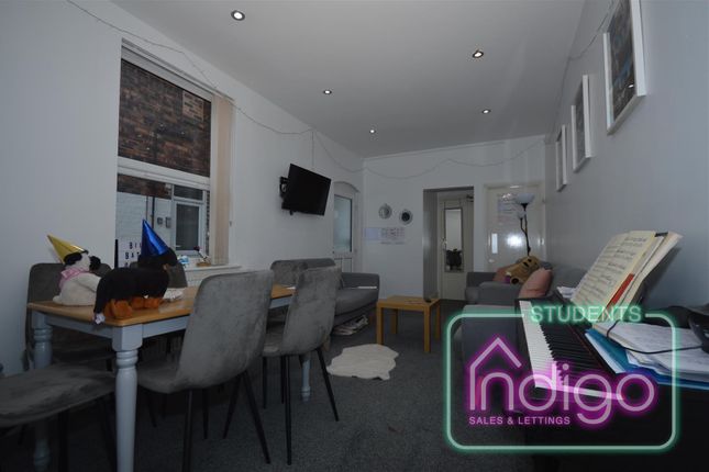 Room to rent in Water Street, Newcastle-Under-Lyme