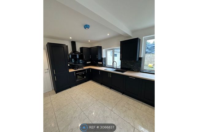 3-bed bungalow on Newport Road, Newbury, £1,850/mo