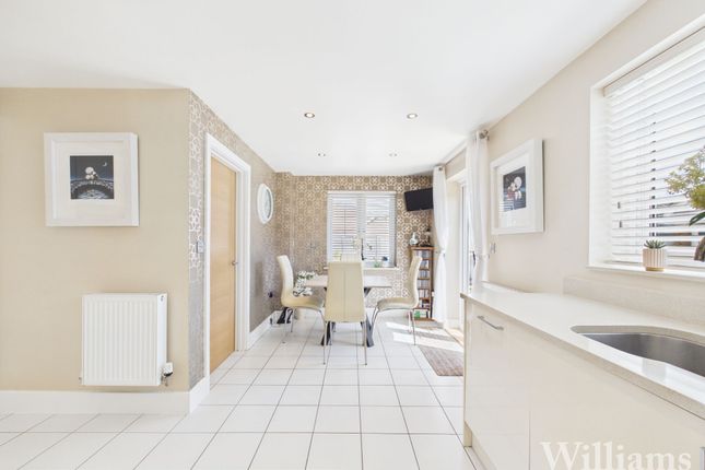 5 Jupiter Close, Aylesbury photo 4