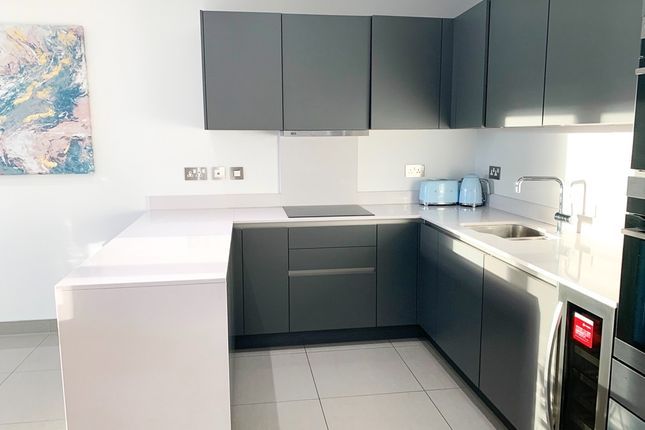 Flat for sale in Delphini Apartments, Waterloo