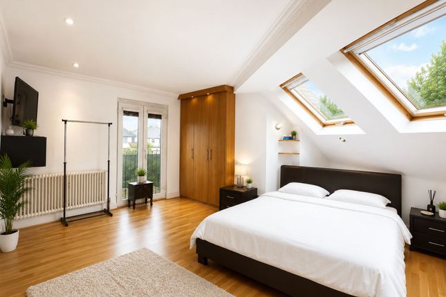209 Rochester Way, London photo 3