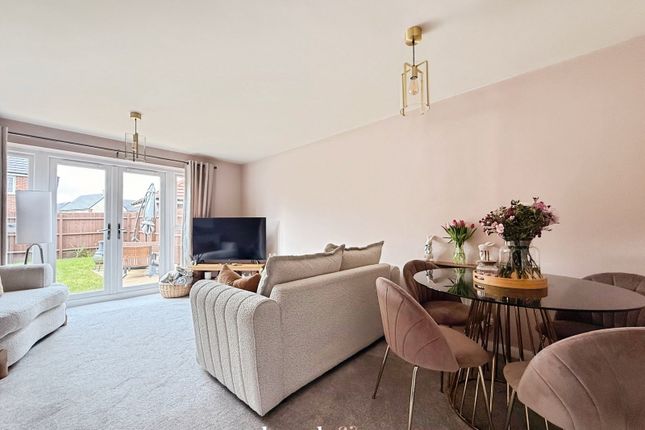14, Goring Drive, Fradley photo 3