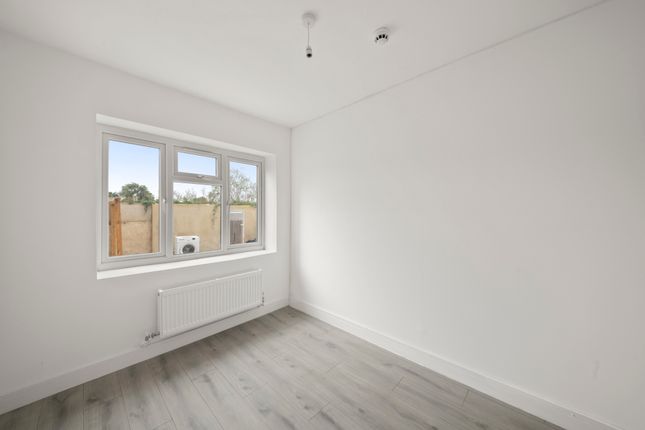 11, Panhard Place, SOUTHALL photo 5