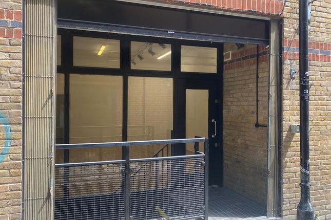 Office to let in Nottingham Court, London
