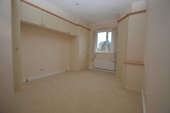 Mk Simmons Place, Staines Upon Thames photo 5