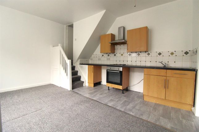 Blackmoorfoot Road, Huddersfield photo 3