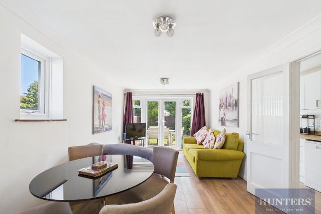 25, Atherstone Close, Cheltenham photo 2