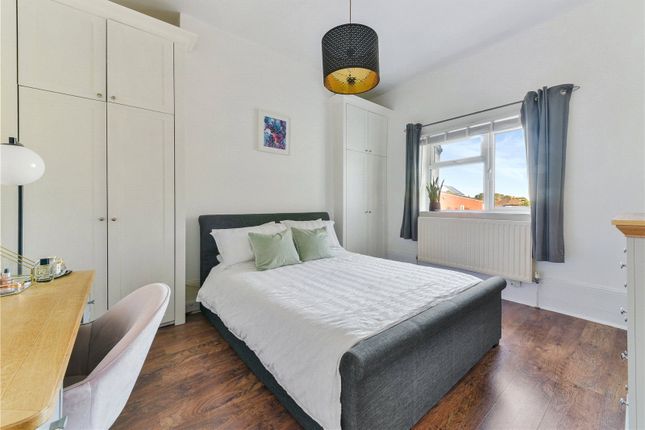 Flat for sale in Clarendon Road, Wallington