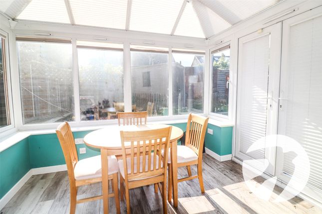 25, Sheppey Close, Erith photo 4
