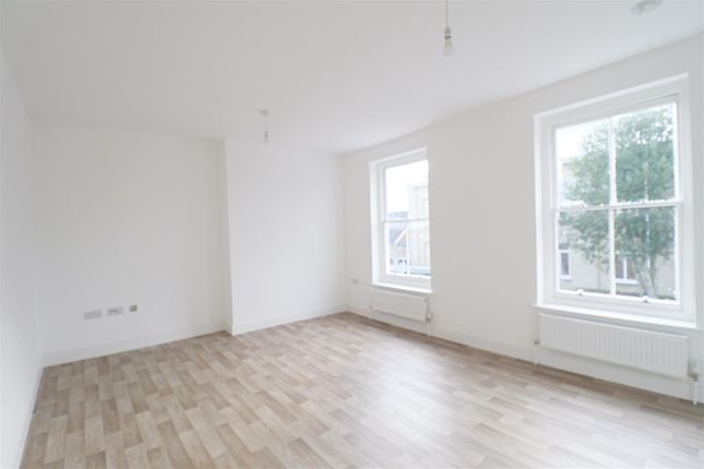Apartment 7, Old Shell Court, London Road, Braintree photo 2