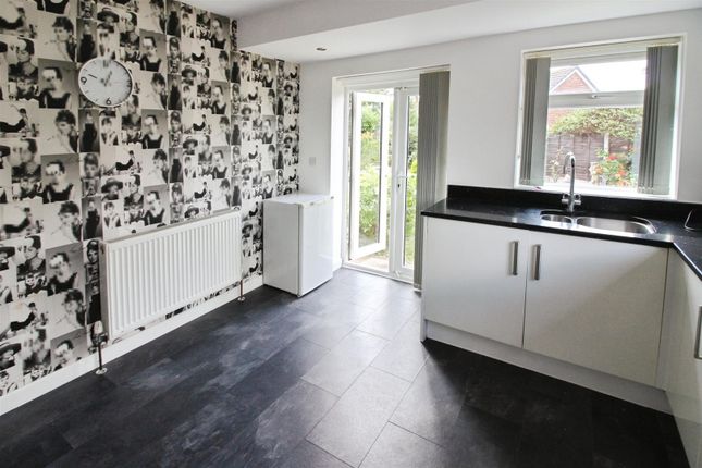 10, Woodland Avenue, Leeds photo 4