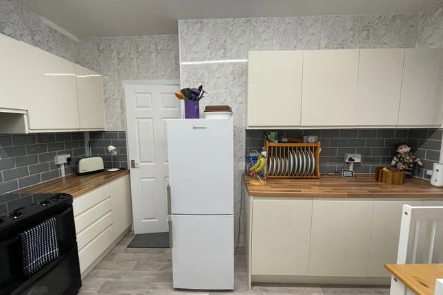 30, Saxby Avenue, Skegness photo 3