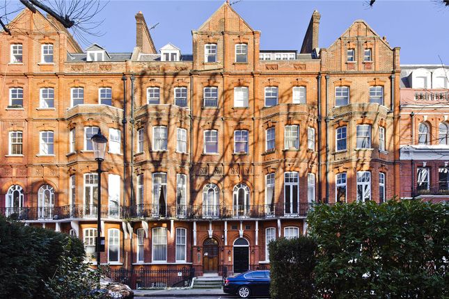Thumbnail Terraced house for sale in Kensington Court, London