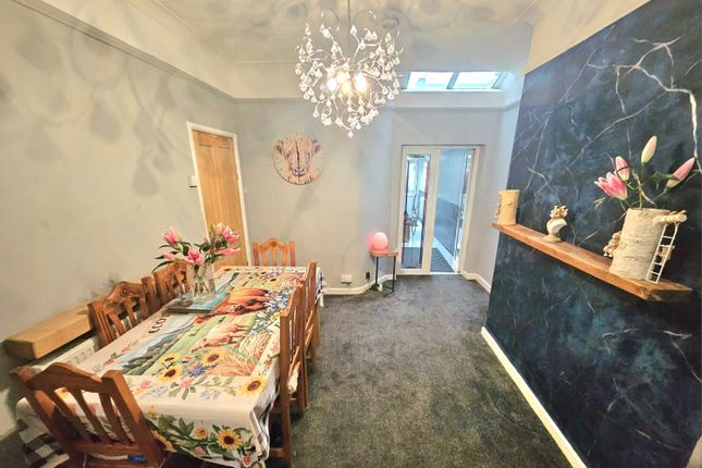 10, Dalny Street, Manchester photo 4